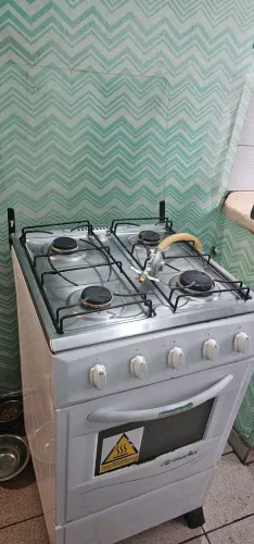 Fogão usado bem conservado