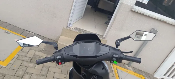 Linda moto Elétrica