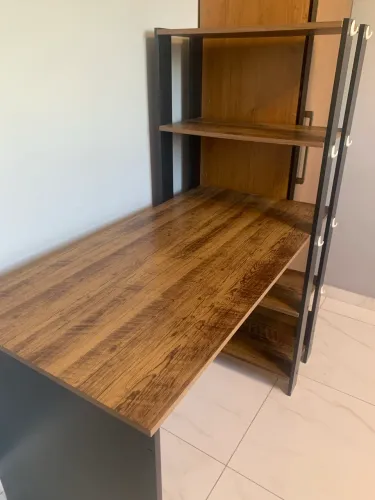 Mesa escrivaninha com 3 prateleiras 