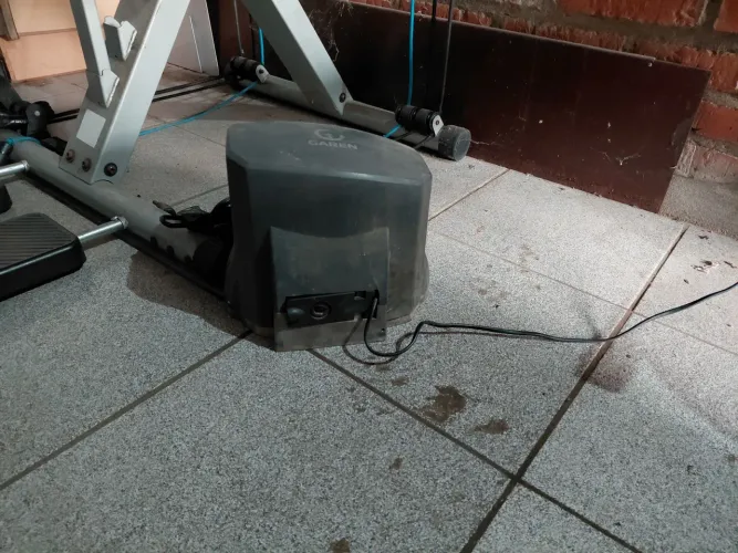 Movimentador(motor) de portão eletrônico deslizante, em perfeito estado.
