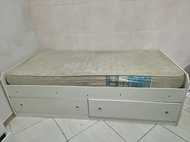 VENDO CAMA DE SOLTEIRO COM COLCHÃO