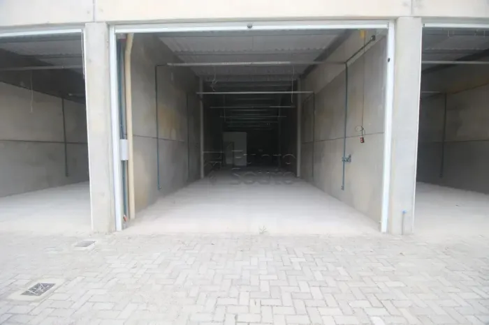 Oportunidade Imperdível! Sala Comercial Nova na República do Líbano