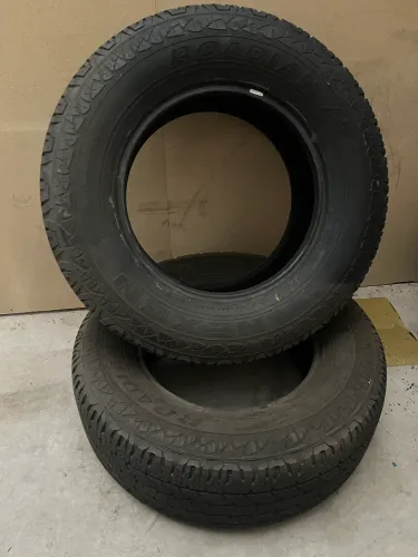 Vendo 4 Pneus 275/70 Aro 18