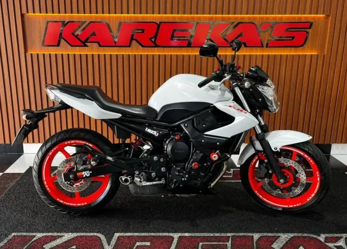 YAMAHA XJ6 N 2012