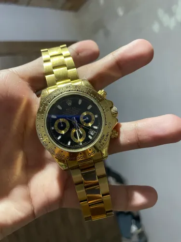 Relógio estilo Daytona dourado