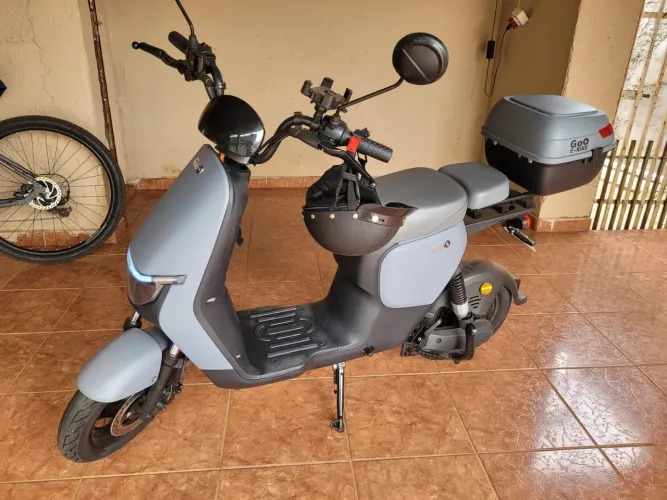 Scooter Moto Eletrica com Baú Sem CNH 1000w