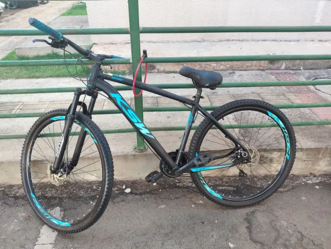 Bicicleta semi nova 