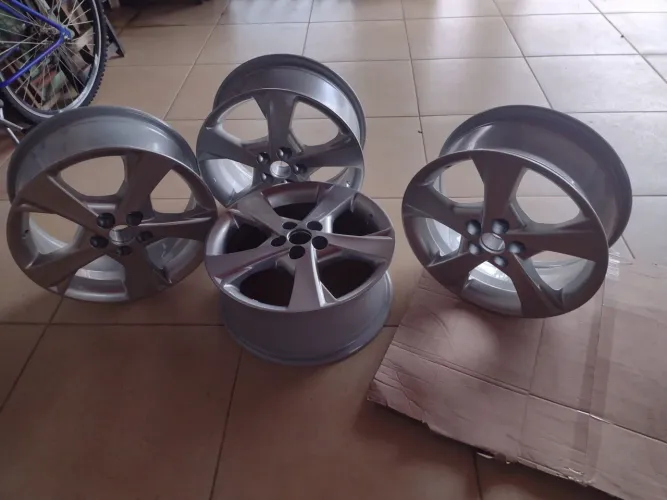 Jogo de rodas aro 16" Corolla 2014