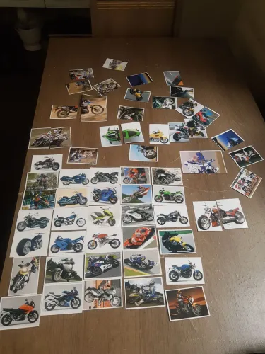 Figurinhas de motos colecionáveis 