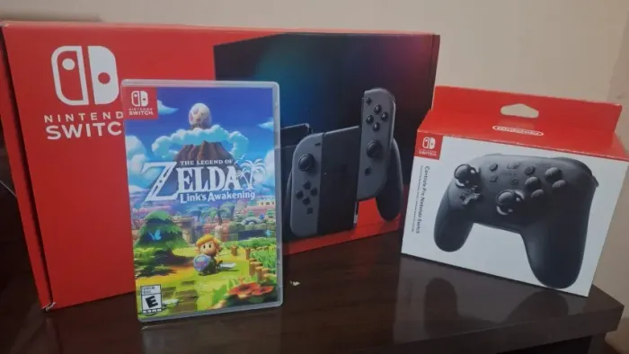 Kit Nintendo Switch + Pro Controller + Zelda Link's Awakening