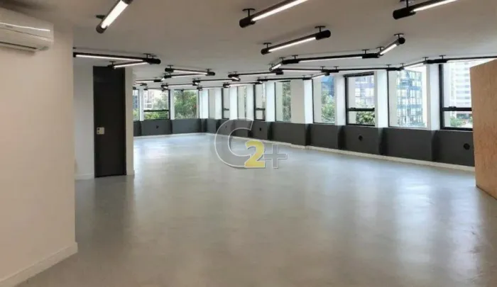 Conjunto Comercial a venda na Vila Olimpia com 286M² e 6 vagas de garagem