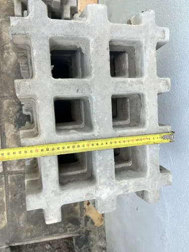 8,00 a unidade PISO GRAMA DE CONCRETO
