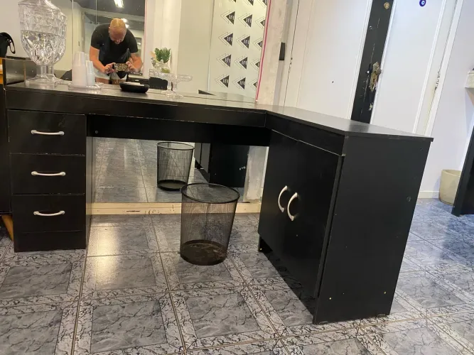 Mesa de escritório em L