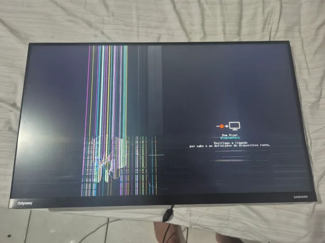 Odyssey G30 24" 144Hz - Para Retirada de Peças