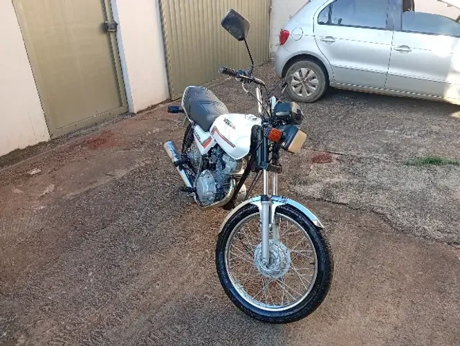Vende-se moto CG 125 ano 1983 relíquia 