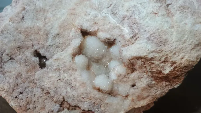 Peça bruta de ametista rosa, com mais de 10 kg