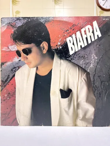 3 LP de 12 polegadas do cantor Biafra