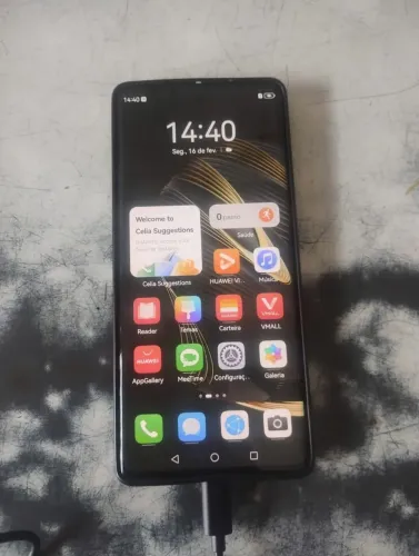 Celular marca HUAWEI