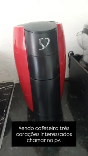 Vendo cafeteira três corações usanda poucas vezes interessado chama no Zap *97