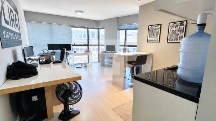 Ampla Sala Comercial à venda no Centro