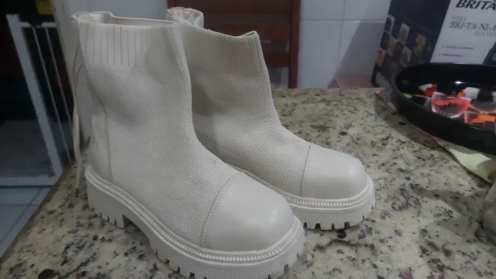 Bota feminina nr 37 quase sem uso