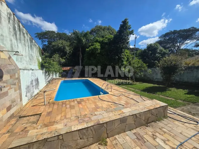Venda de Casas / Área de Lazer na cidade de Itirapina