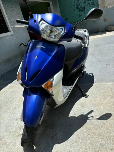 Vendo moto Lead automática