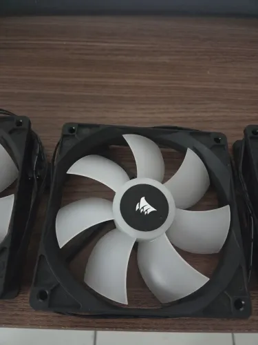 Kit 3 ventoinhas Corsair 120mm Brushless Fan RGB
