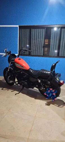 Vendo Harley Davidson conservada. Pneus bons. Sem débitos. Só ligar e rodar.