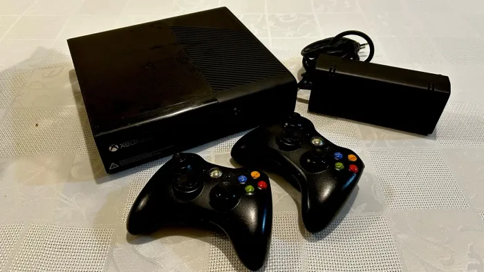 Xbox 360 Super Slim - LEIA A DESCRIÇÃO