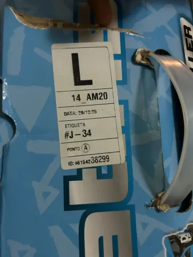 Semi novo, poucos meses de uso tamanho ajustável até o 34