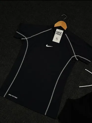 Camisa compressão Nike basico