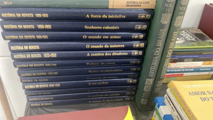 LOTE COM 13 LIVROS: HISTÓRIA EM REVISTA + HISTÓRIA DA ARTE BRASILEIRA