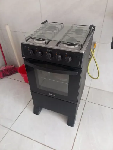 Fogão Semi novo, valor negociável