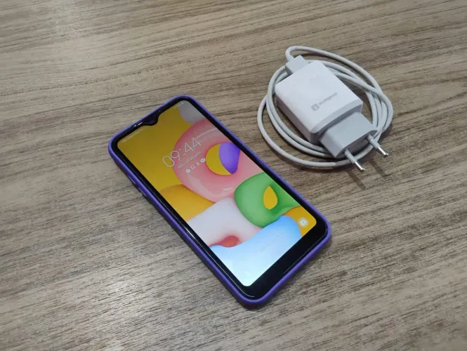 ? Samsung Galaxy A01 32GB - R$ 250