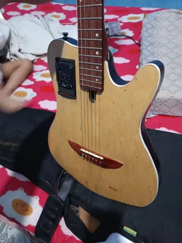 Violão feito por Luthier