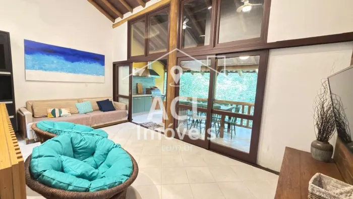 LINDA CASA EM MARESIAS EM CONDOMINIO CLUB