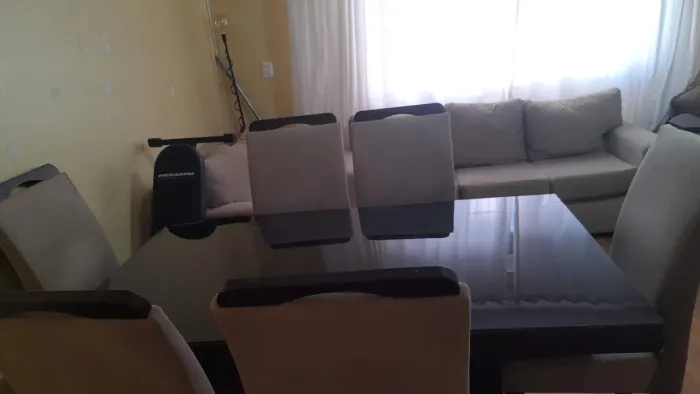Mesa de jantar com 6 cadeiras