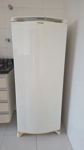 Geladeira Consul frost free 297 litros 220 V modelo CRB 36 em perfeitíssimo estado