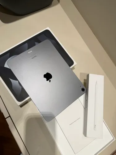 iPad Air 5ª geração 10,9" 256 GB M1 + Apple pencil