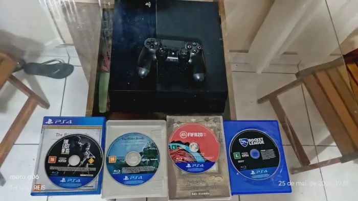 Vendo ps3 e ps4 + controle e jogos 