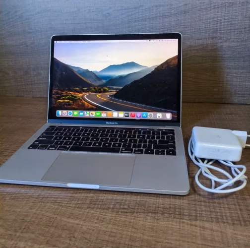 MacBook Pro 13 inch (2016) Touch Bar
