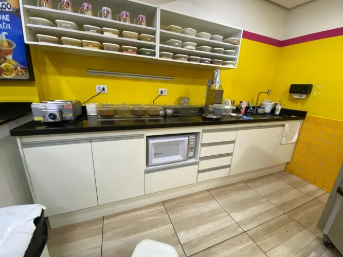 Bancada e pia de granito São Gabriel de 3,34m de comprimento