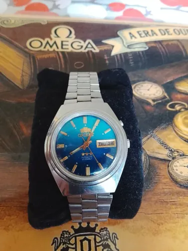Relógio automático Orient fundo azul