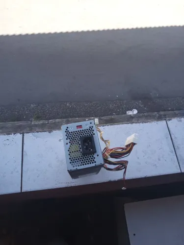 Fonte de computador da Dell 