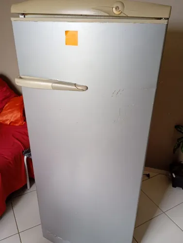 Geladeira gelando muito bem