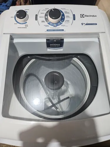 Lavadora Electrolux 9 k,  com 6 meses de uso perfeito estado ,parcelo no Cartão n entrego