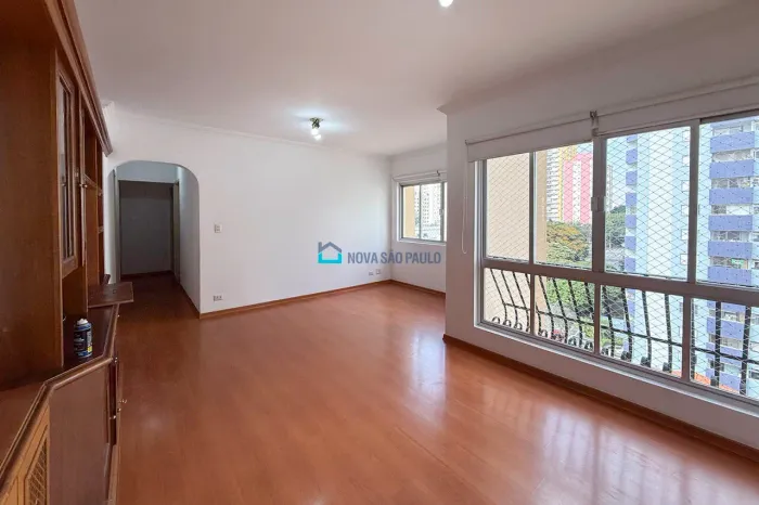 Apartamento à venda 3 quartos, 1 suíte, 3 banheiros, próximo ao metrô Saúde
