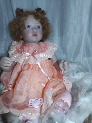 Boneca ruiva realistas 65 cm