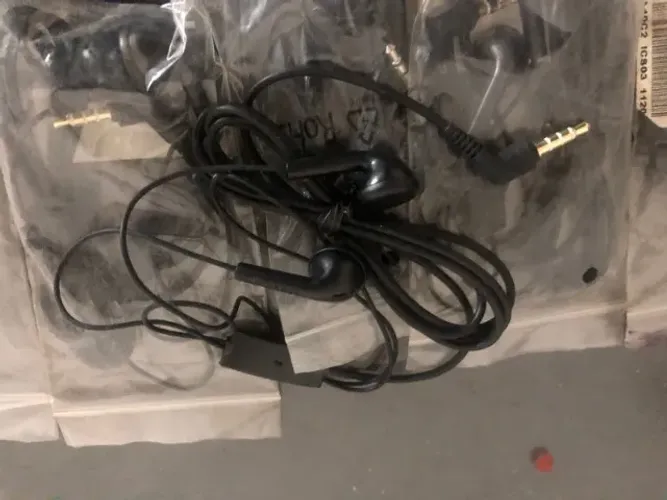 05 Unidades de Headsets Samsung GH59-09624A Originais Novos